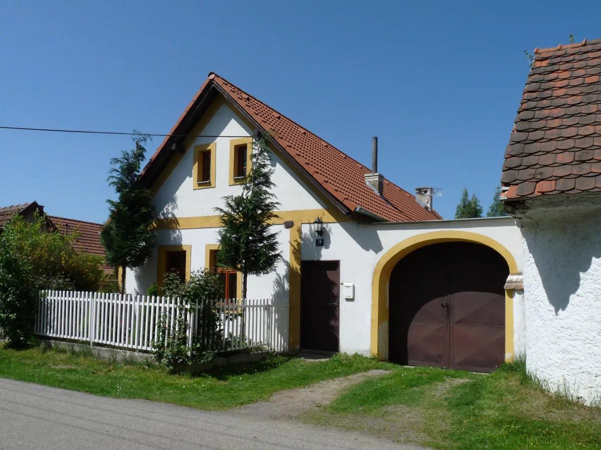 House No 27 in the village of Terezín, Tábor District , South Bohemian Region , Czech Republic , part of the municipality of Radenín .